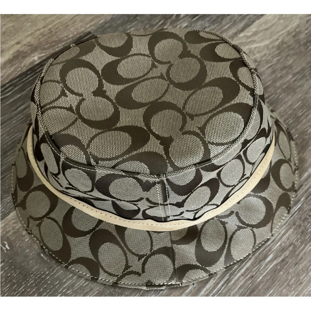 Signature Patterned Bucket Hat - Picture 11 of 12